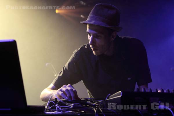 LE CHAPELIER FOU - 2009-10-06 - PARIS - La Maroquinerie - 